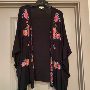 Umgee floral embroidered kimono